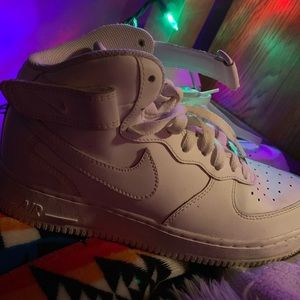 High top Air Force 1’s